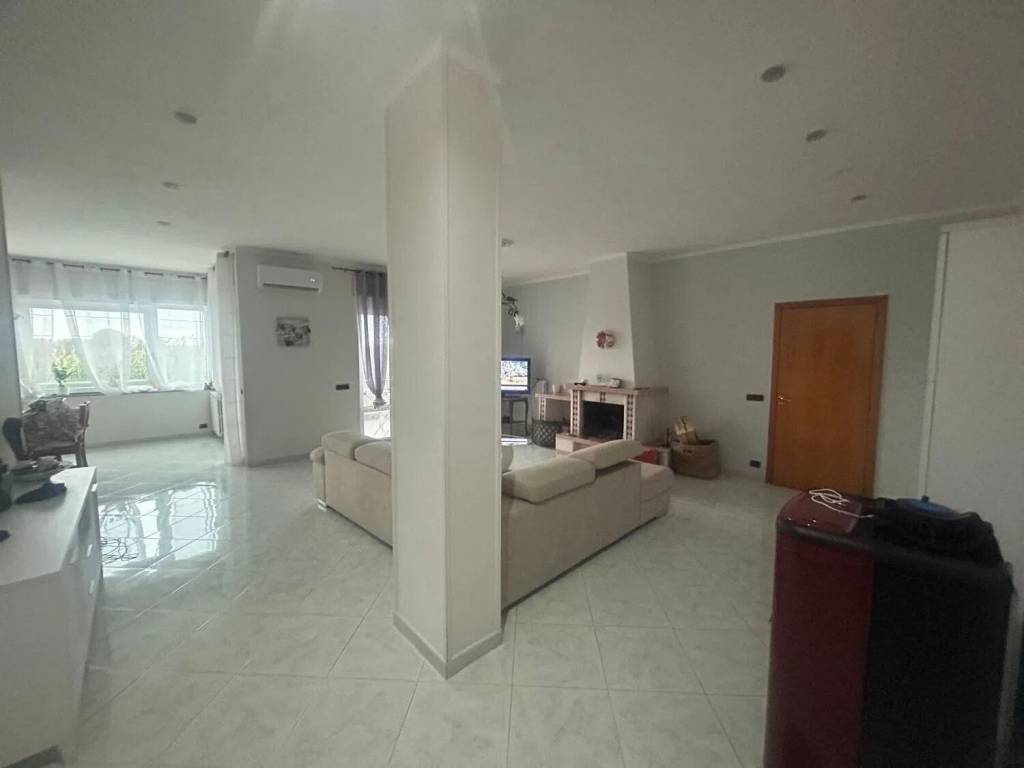 Villa a Castel volturno in Via Napoli No Number - Foto 3