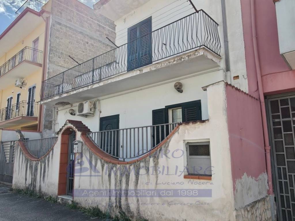 Villa a Maddaloni in Via Salvator Rosa - Foto 2