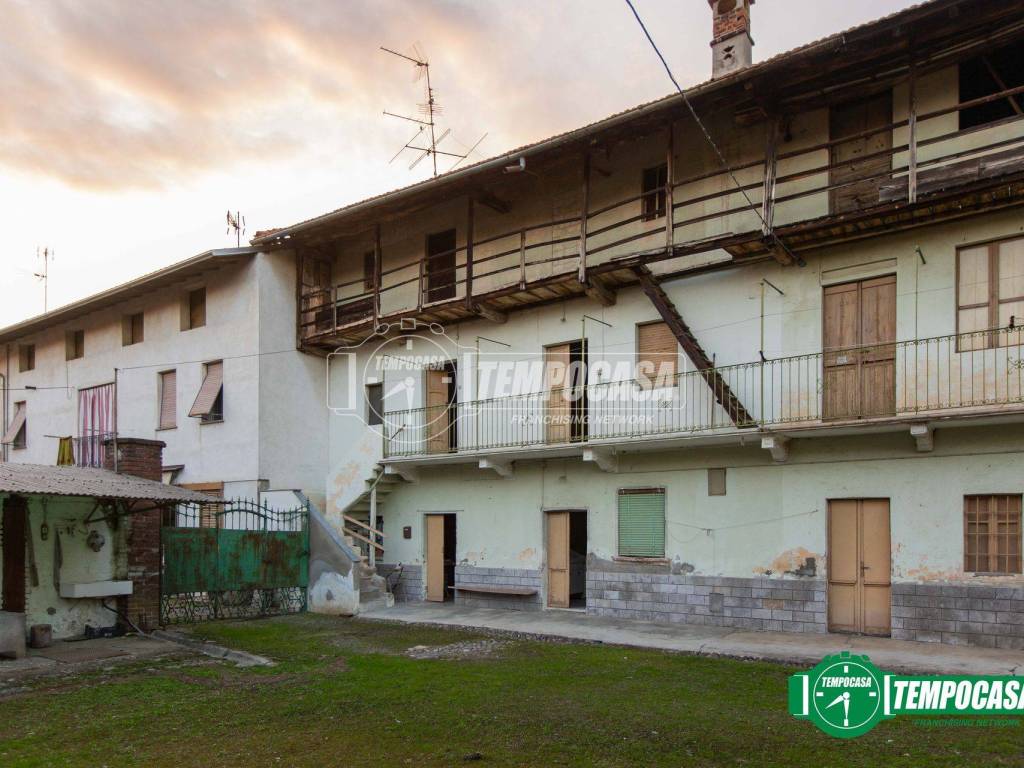 Casa indipendente a Momo in Via Carlo Boniperti 39 - Foto 3