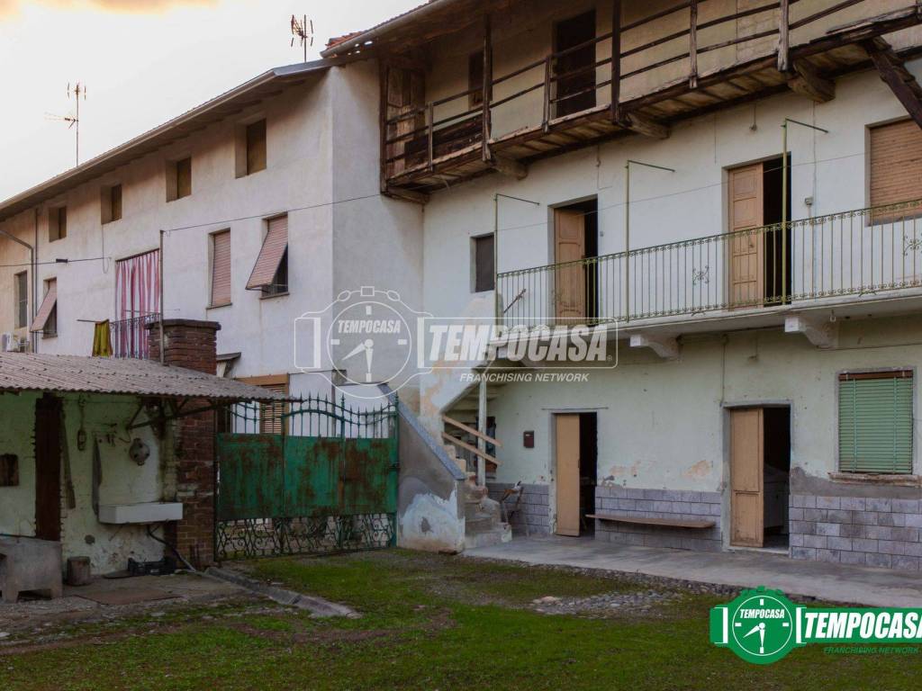 Casa indipendente a Momo in Via Carlo Boniperti 39 - Foto 4
