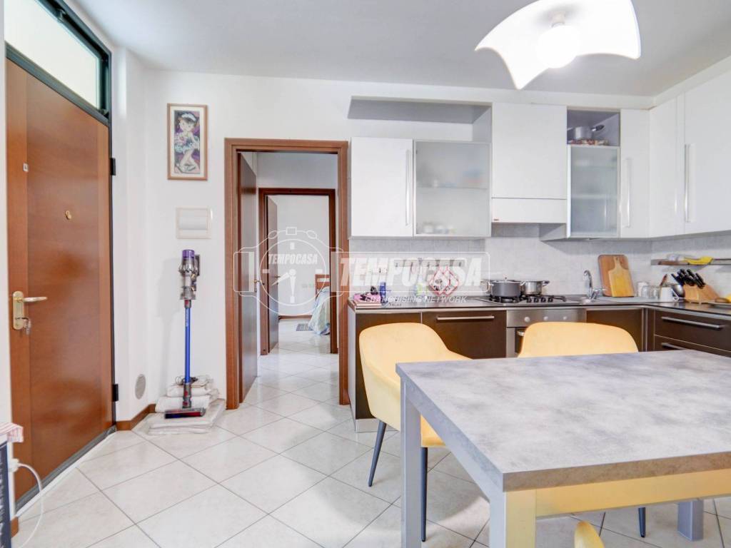 Appartamento a Jerago con orago in Via Camillo Benso Conte di Cavour 4 - Foto 3