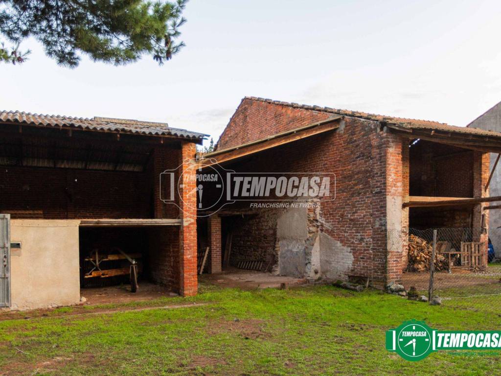 Casa indipendente a Momo in Via Carlo Boniperti, 39 - Foto 4