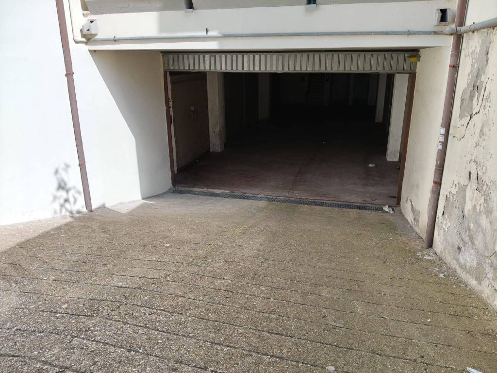 Box / garage a Cerveteri in Via Umberto Badini - Foto 2