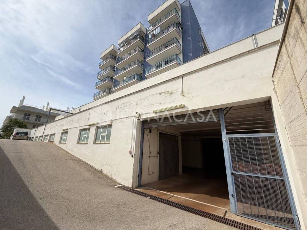 Box / garage a Manfredonia in Via Calle del Porto - Foto 4