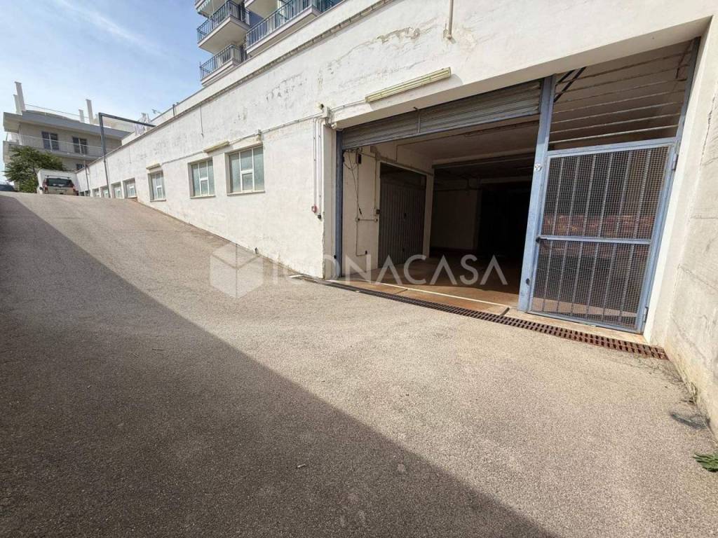 Box / garage a Manfredonia in Via Calle del Porto - Foto 5