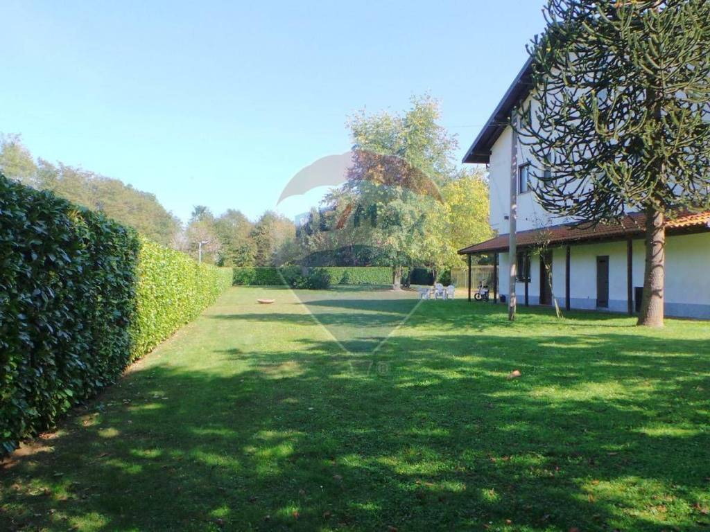 Villa a Invorio in Via Conciliazione, 31 - Foto 2