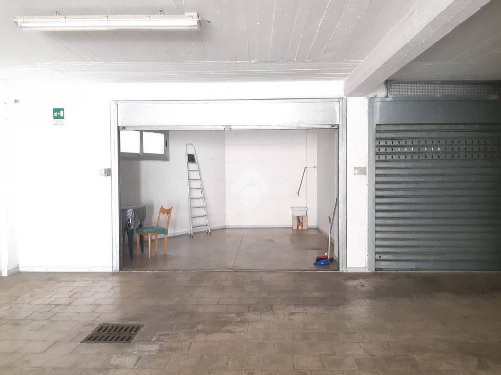 Box / garage a Nocera inferiore in Via Giuseppe Atzori, 99 - Foto 4