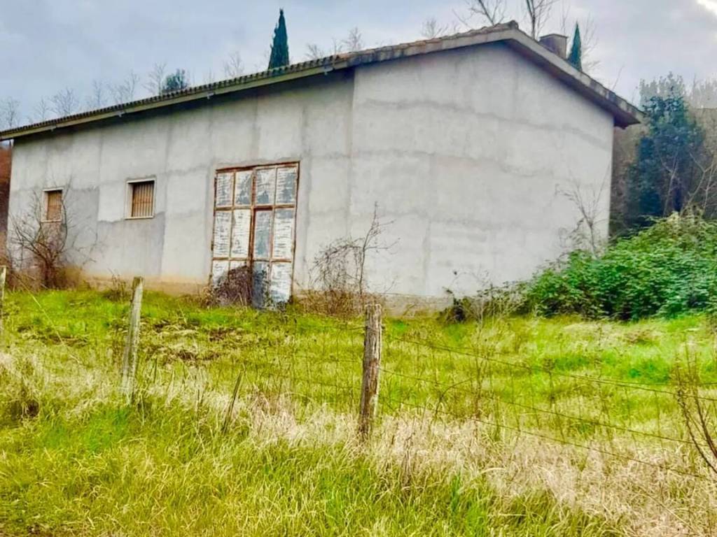 Terreno a Manciano in Località La Vecchia No Number - Foto 2