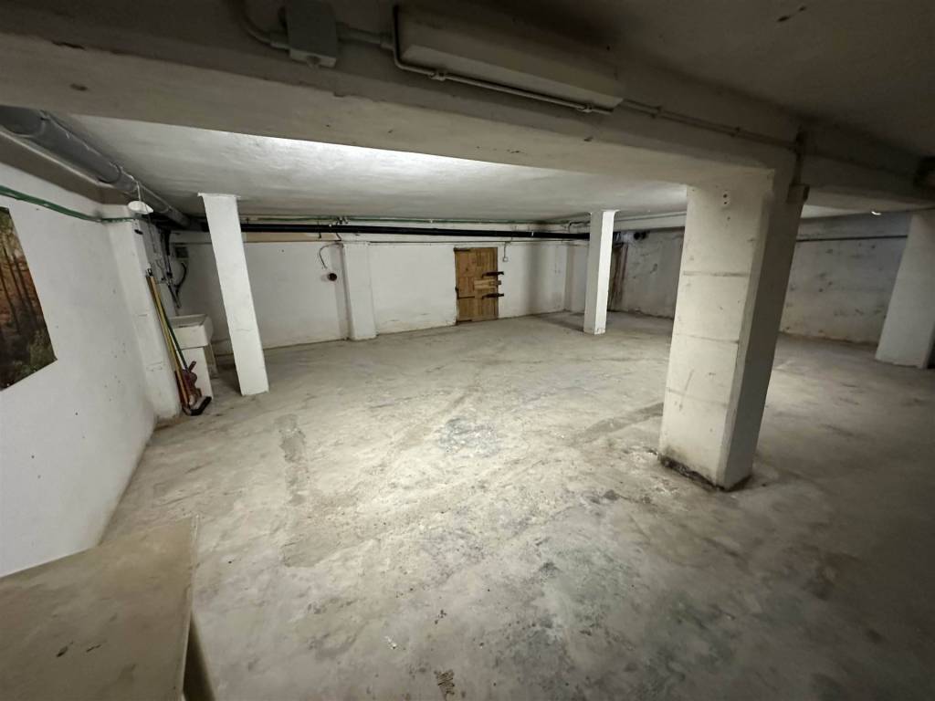 Box / garage a Noli in Piazza aldo moro - Foto 4