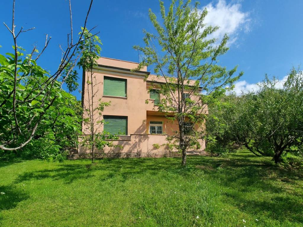 Villa a La spezia in Via Umberto Biancamano, 203 - Foto 3