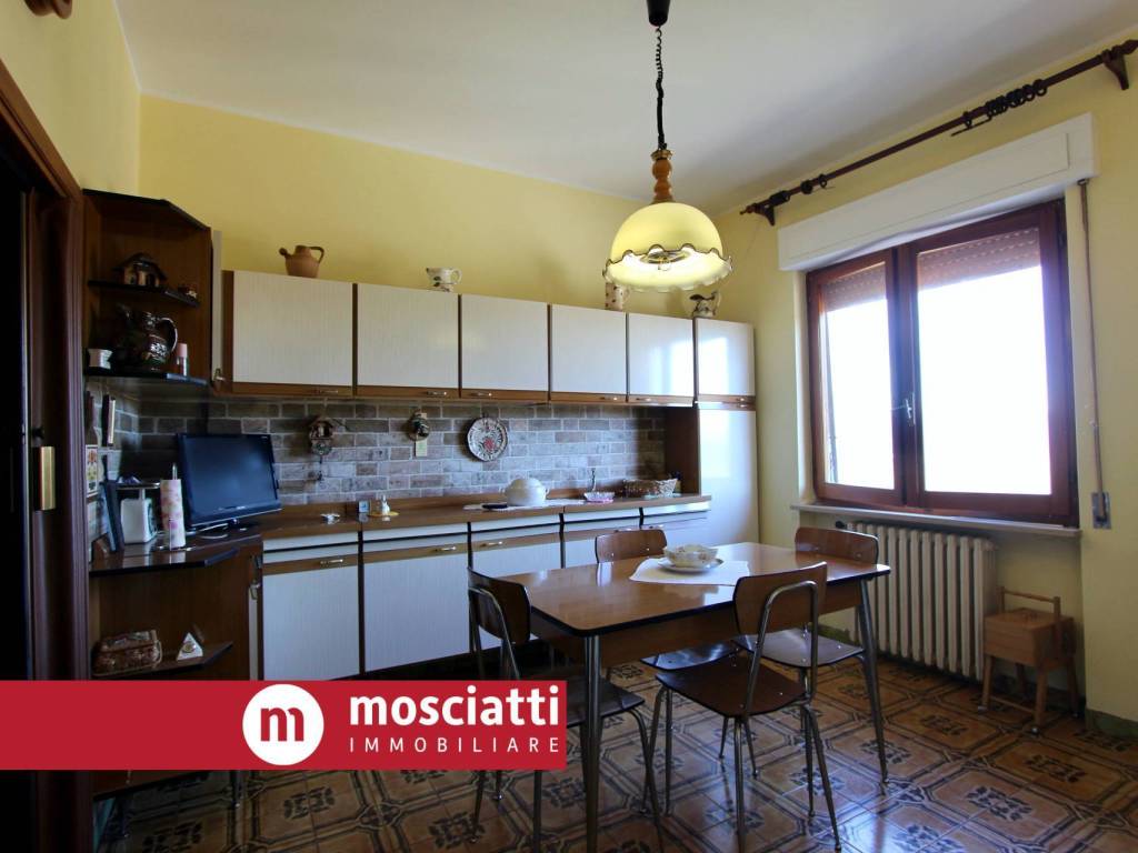 Casa indipendente a Pioraco in Via Perito, 15 - Foto 4