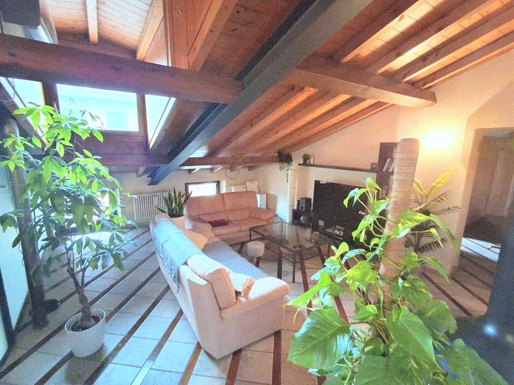 Appartamento a Como in Via Prestino, 27 - Foto 3