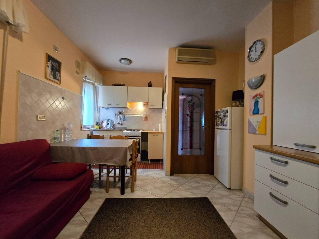 Appartamento a Folignano in Via Cosenza, 19 - Foto 2