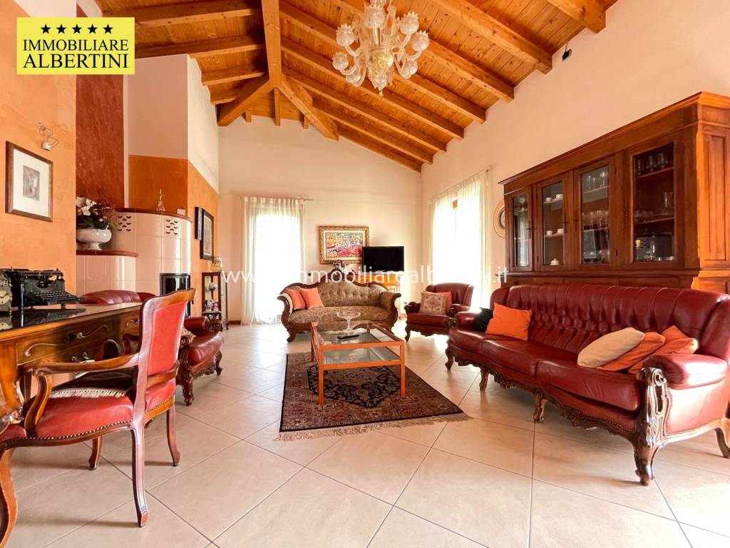 Villa a Villafranca di verona in Via Caluri - Foto 4