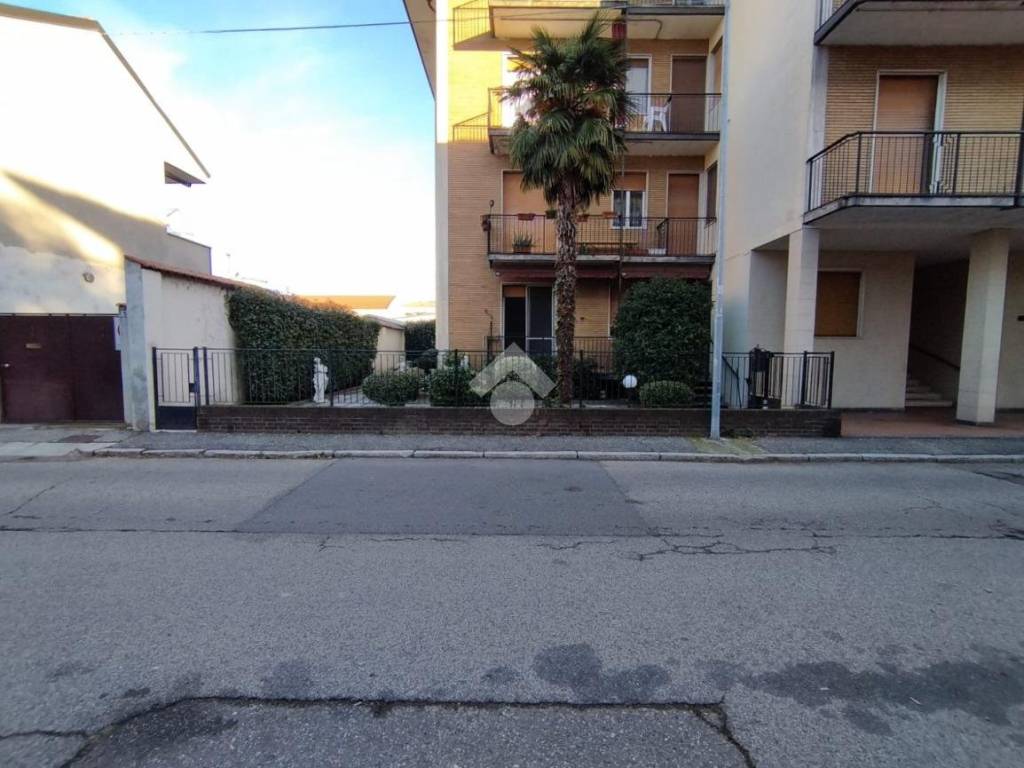 Appartamento a Trecate in Via Cesare Battisti, 9 - Foto 3