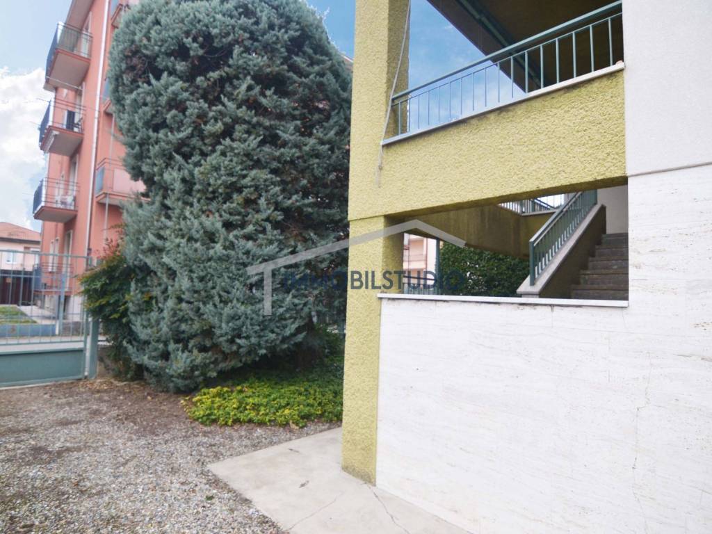 Villa a Busto arsizio in Via Monte Cristallo - Foto 2