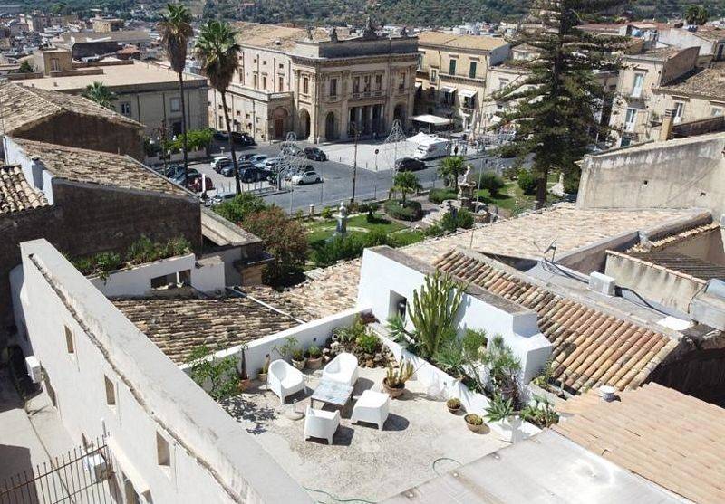 Casa indipendente a Noto in Via Matteo Raeli, 16 - Foto 2