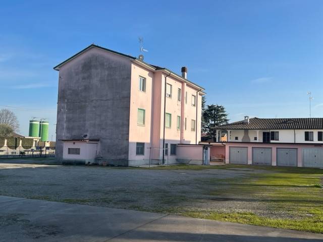 Palazzo / stabile a Crespiatica in Via Nino Dall'Oro - Foto 3