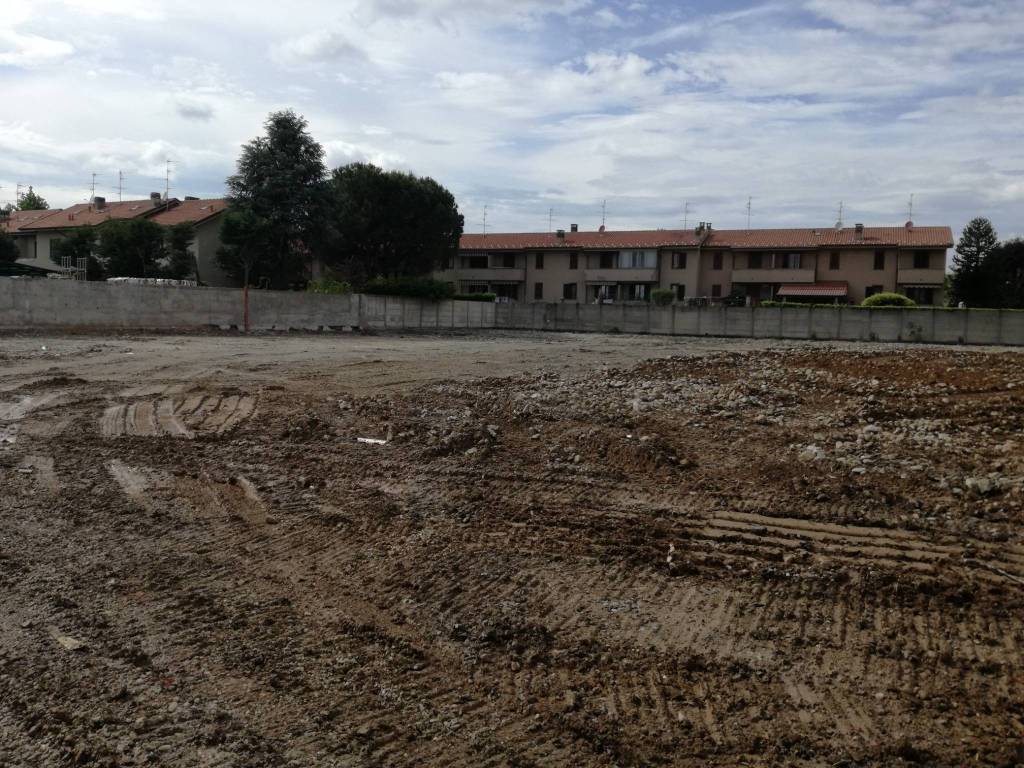 Terreno a Carate brianza in Via Cristoforo Colombo, 16 - Foto 2