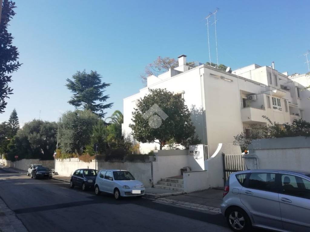 Box / garage a Brindisi in Via Ruggero Flores, 1 - Foto 2