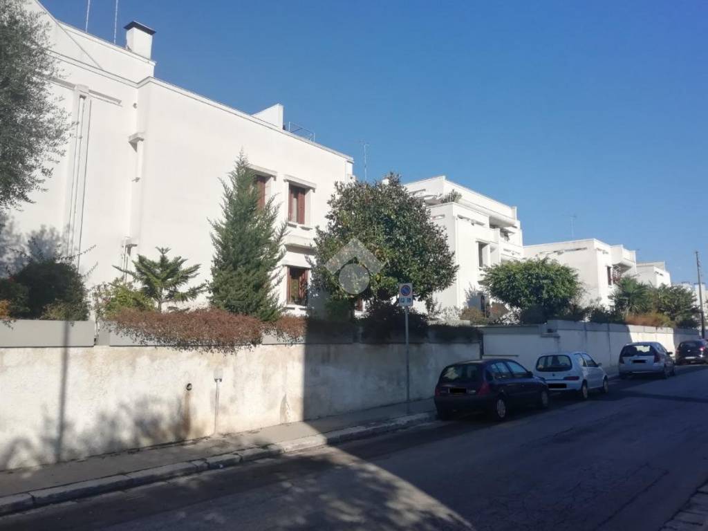 Box / garage a Brindisi in Via Ruggero Flores, 1 - Foto 3
