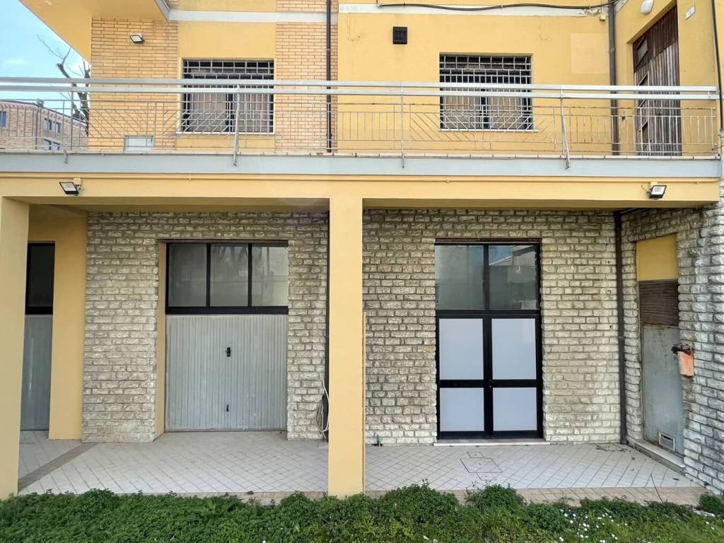 Appartamento a San costanzo in Viale della Libertà, 3, 61039 - Foto 2