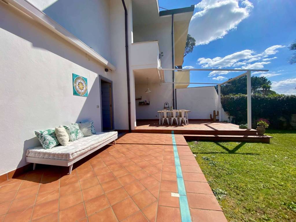 Villa a Sabaudia in Via Cariddi, 4 - Foto 2