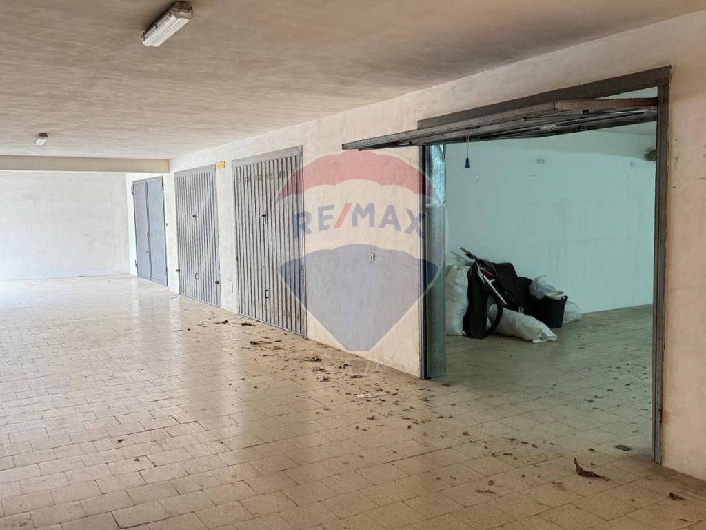 Box / garage a Vieste in Via Antico Porto Aviane - Foto 5