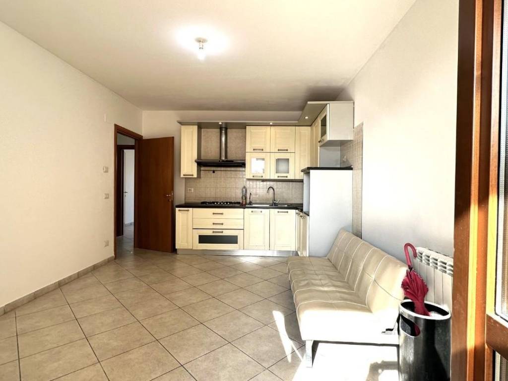 Appartamento a Santa maria a monte in Via Crinale, - Foto 2