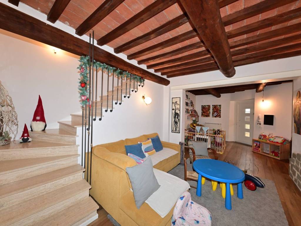 Casa indipendente a Castiglion fiorentino in Via Pozzo Nuovo, 35 - Foto 2