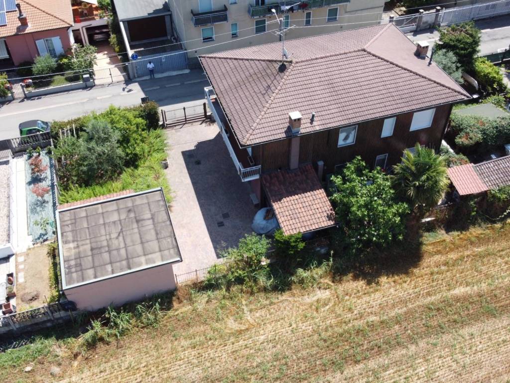 Villa a Saronno in Via San Dalmazio, 51 - Foto 4