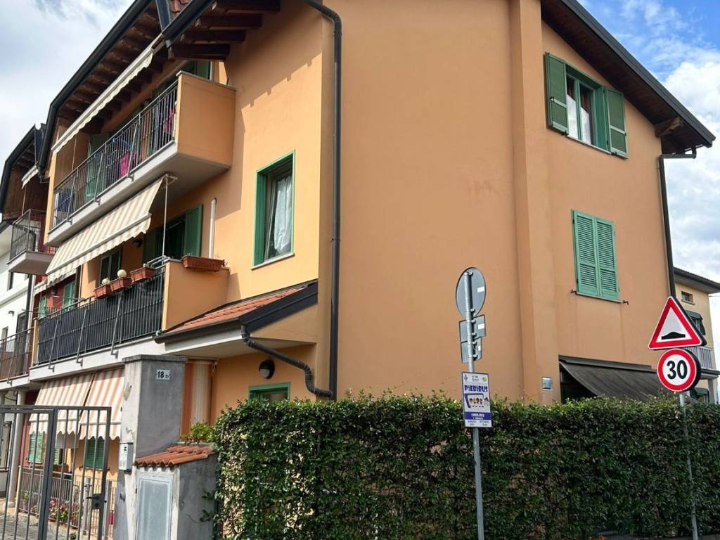 Appartamento a Brembate in Via Fratelli Calvi - Foto 2