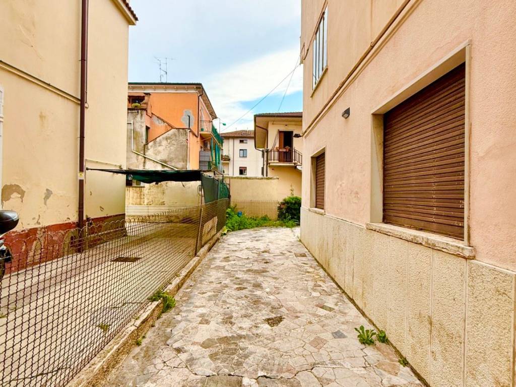 Palazzo / stabile a Verona in Via Pietro Cossali, 6 - Foto 3