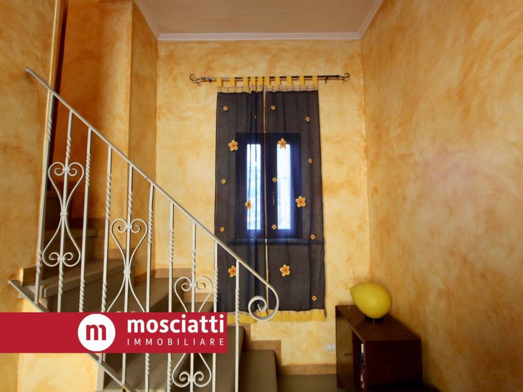 Casa indipendente a Esanatoglia in Via Strada Nuova, 30 - Foto 2