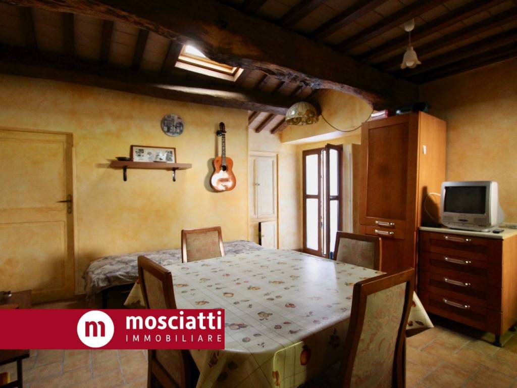 Casa indipendente a Esanatoglia in Via Strada Nuova, 30 - Foto 3