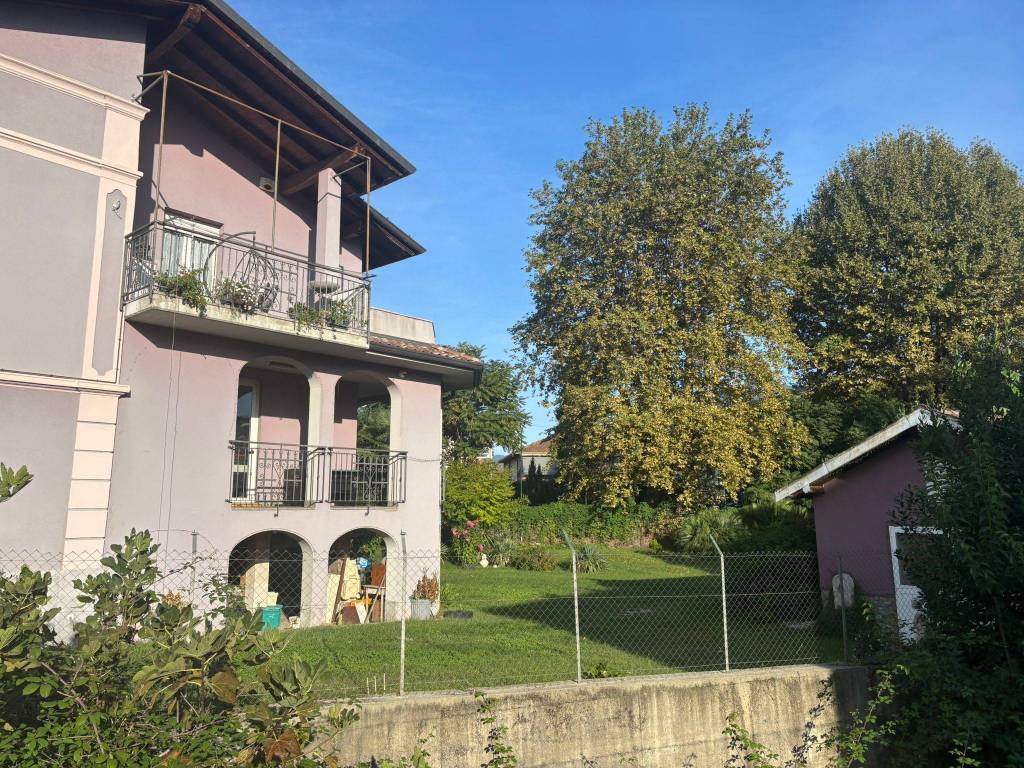 Villa a Cittiglio in Via Guglielmo Marconi - Foto 4