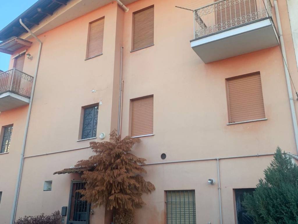Casa indipendente a Alice castello in Piazza Fratelli Savio, 3 - Foto 4