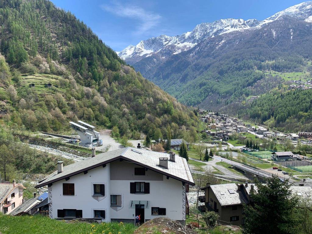Appartamento a Chiesa in valmalenco in Via Funivia - Foto 2