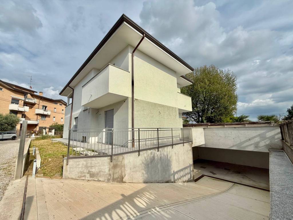 Villa a Uboldo in Via Legnano, 435 - Foto 3