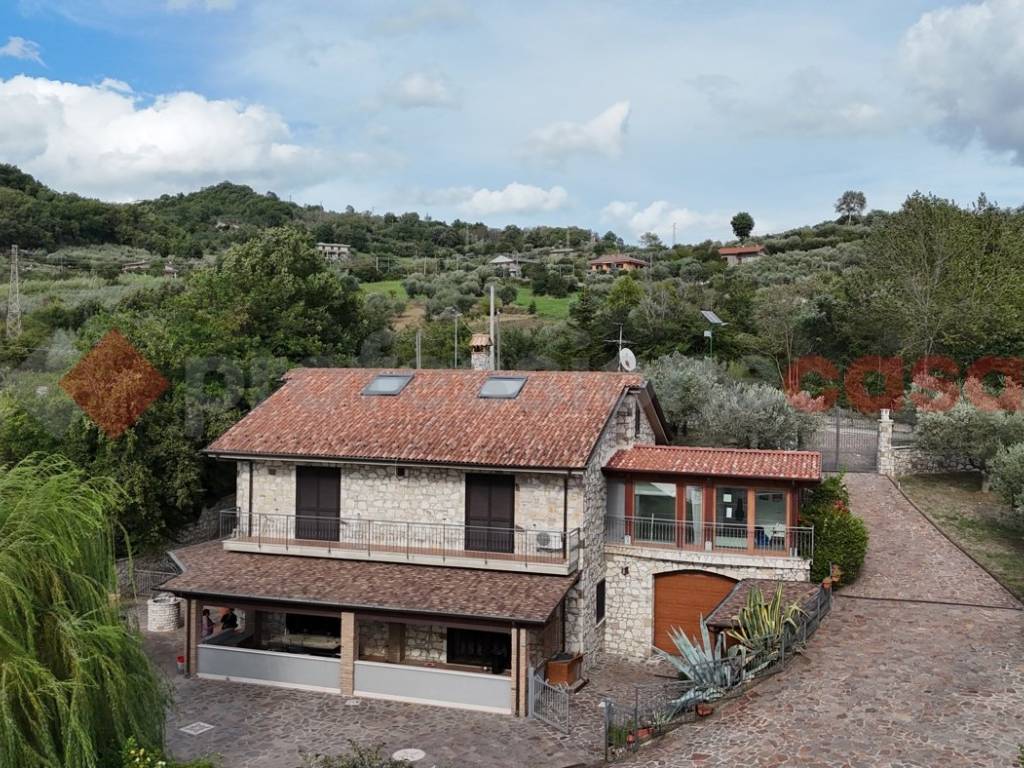 Villa a Montesarchio in Via Francesco Petrarca, 4 - Foto 2