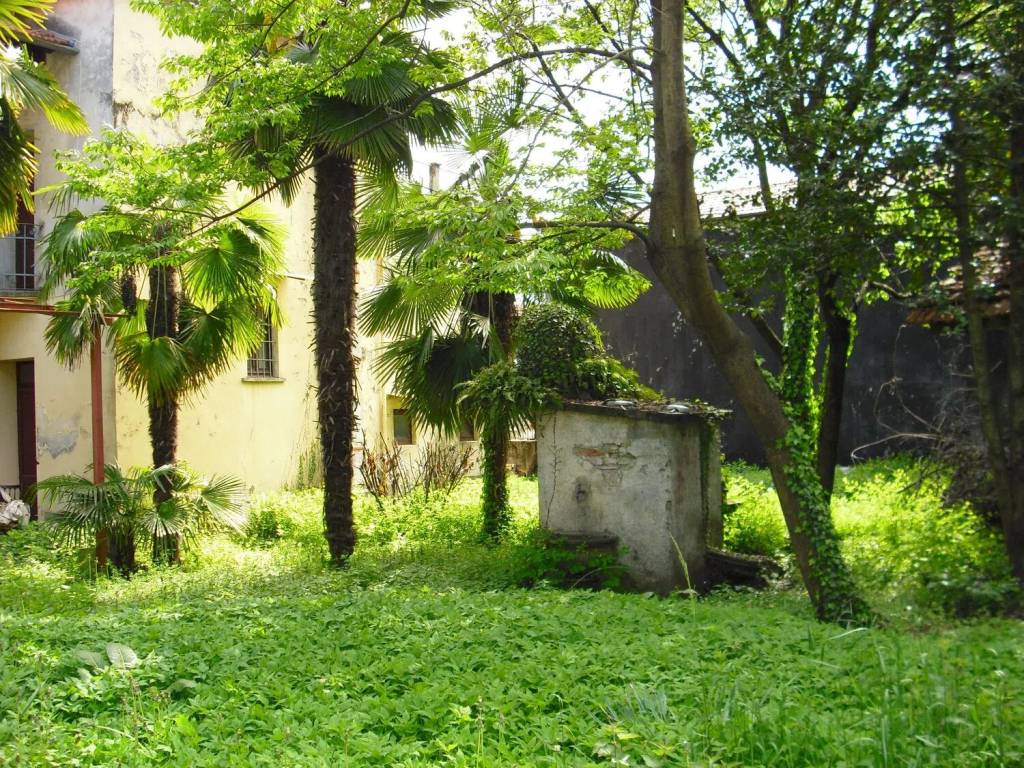 Villa a Lesa in Via Umberto I, 12 - Foto 3