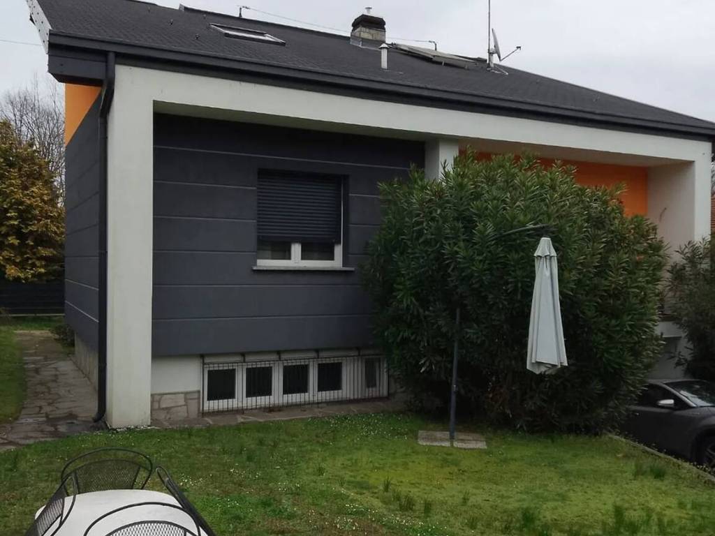 Villa a Lesa in Via Caprera, 21 - Foto 2