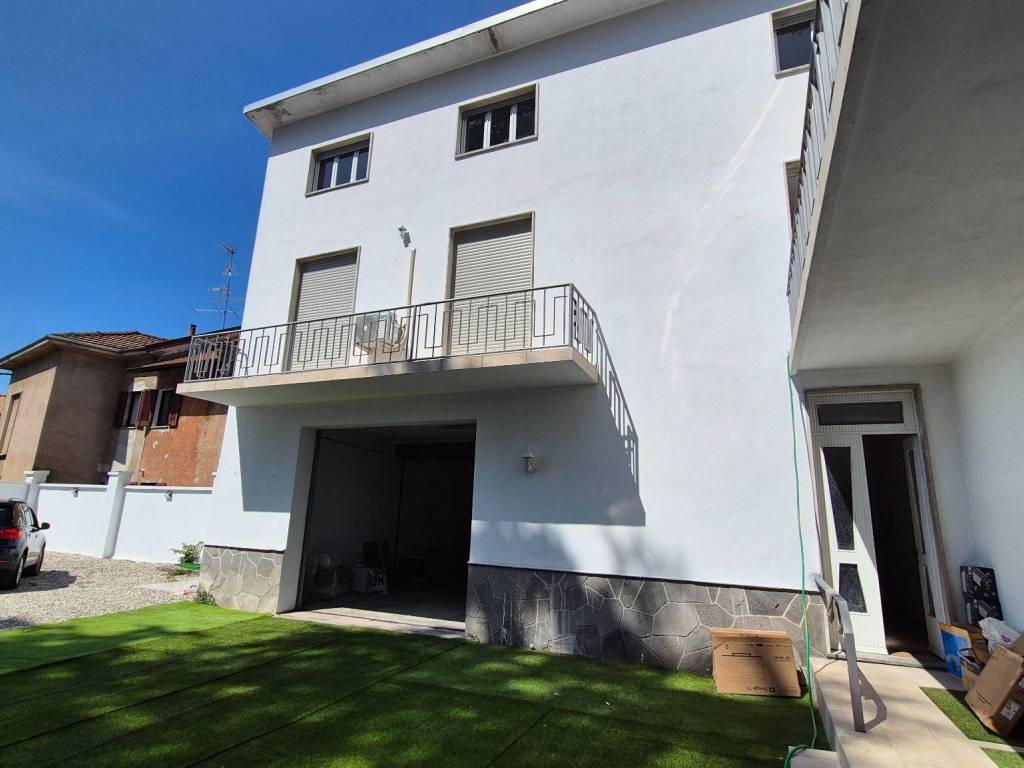 Appartamento a Samarate in Via Solferino, 2 - Foto 4