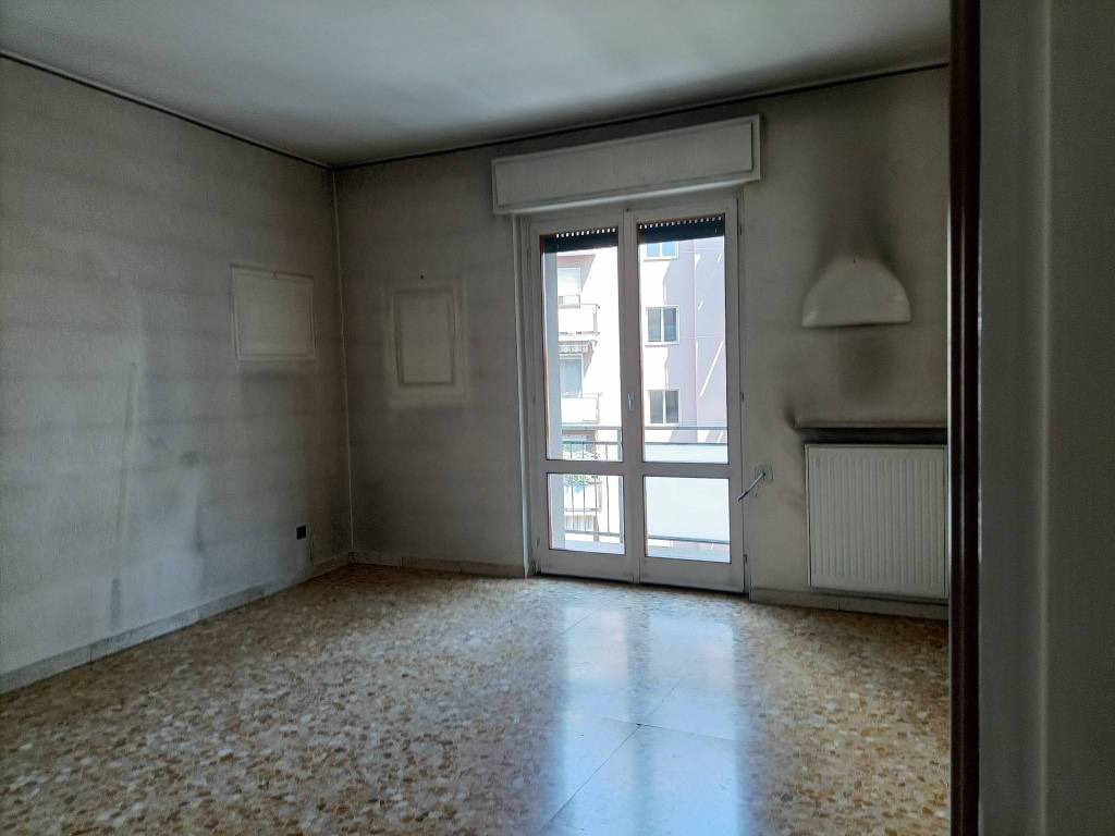 Appartamento a Gorla minore in Via Ambrogio Colombo - Foto 3