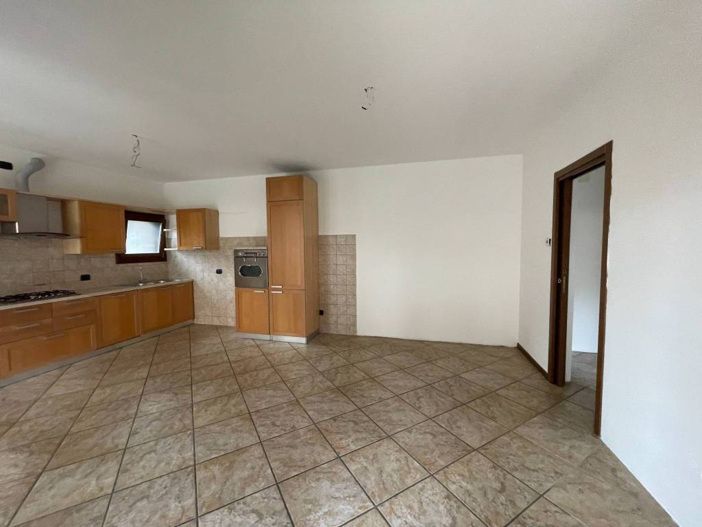 Appartamento a Binago in Via Regazzoni - Foto 4