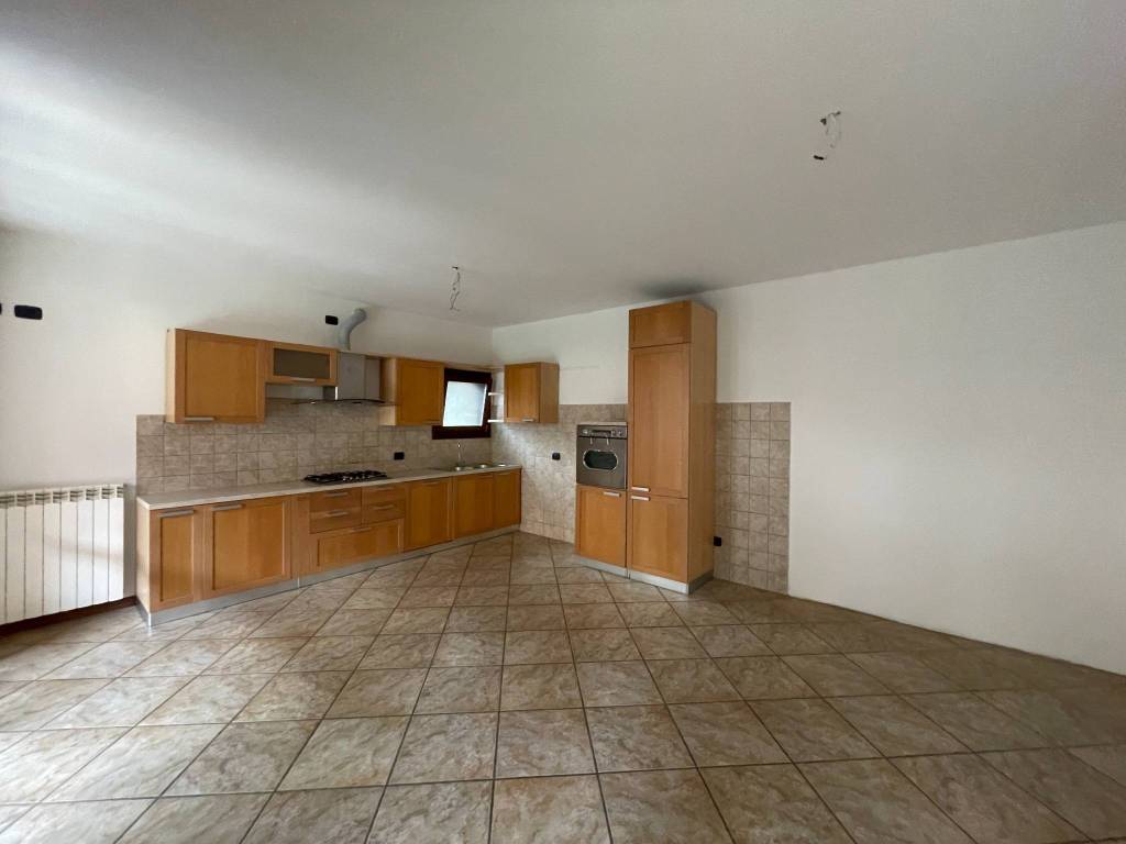 Appartamento a Binago in Via Regazzoni - Foto 5