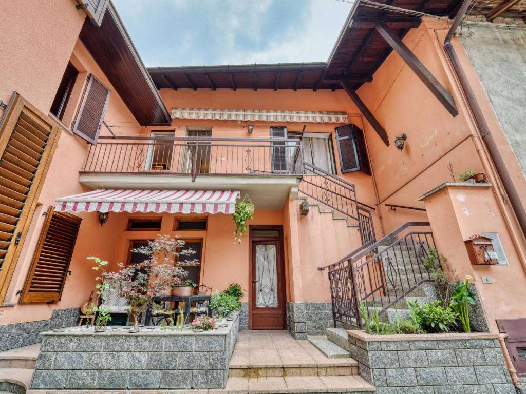 Appartamento a Binago in Via Cipriano Mistò, 4 - Foto 2