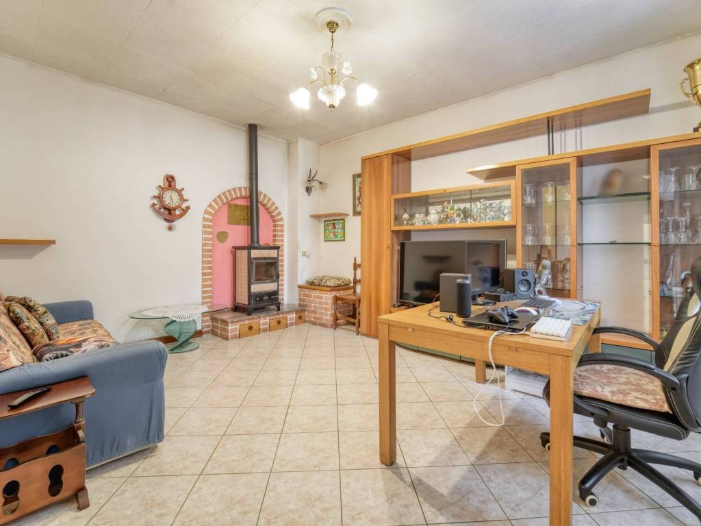 Appartamento a Binago in Via Cipriano Mistò, 4 - Foto 3