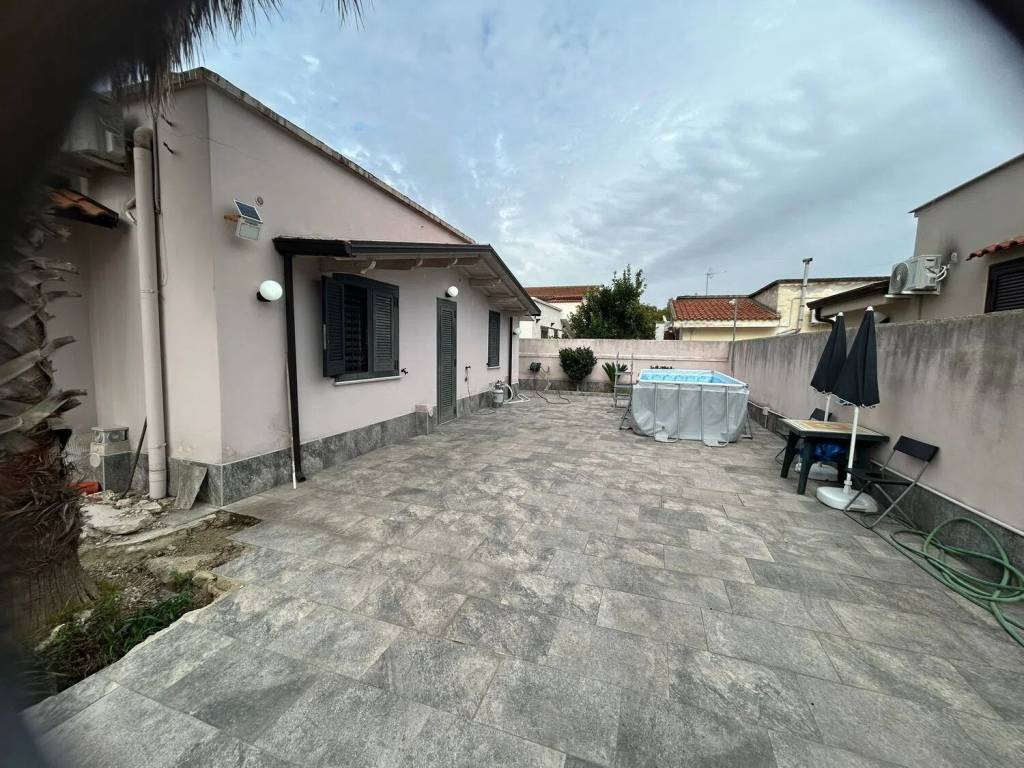 Villa a Castel volturno in Via Mezzagni No Number - Foto 4