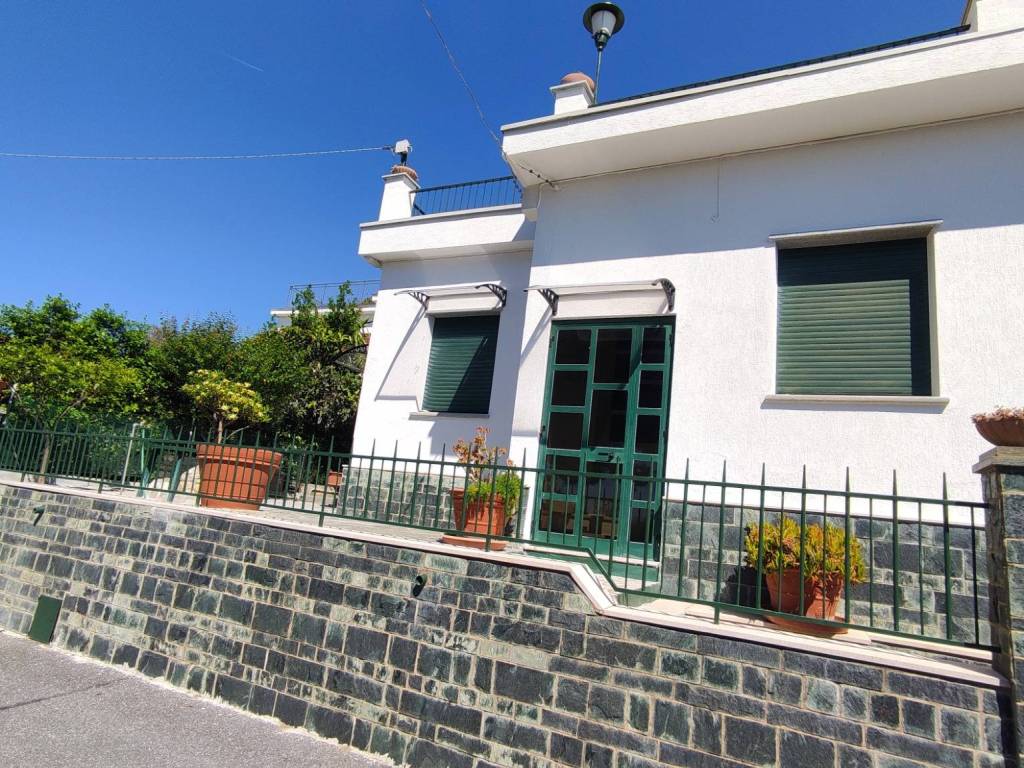 Villa a Andora in Via Orizzonte, 91 - Foto 2